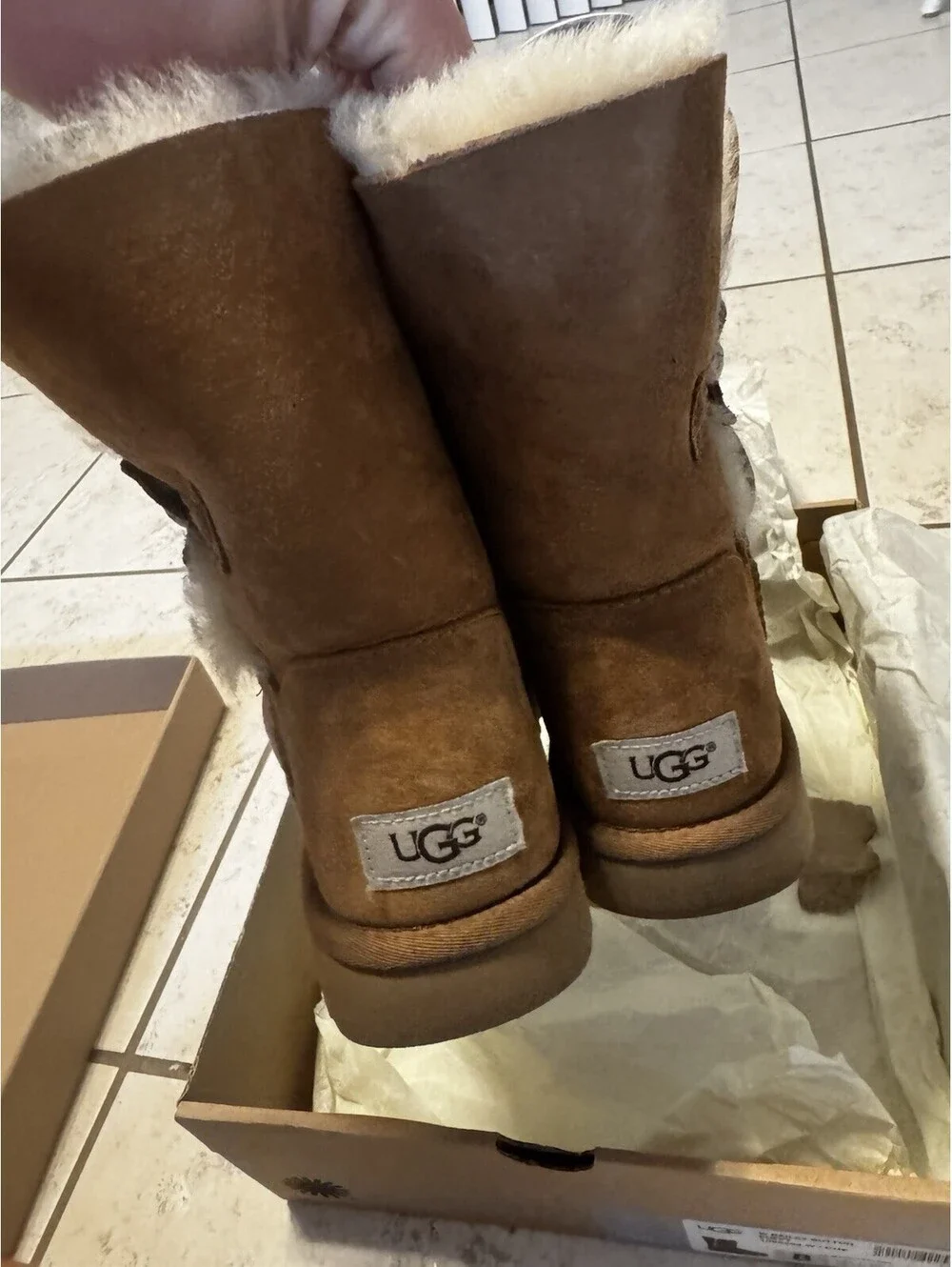 UGG Bailey Button Poppy Women's Boots Size 8 Chestnut Brown